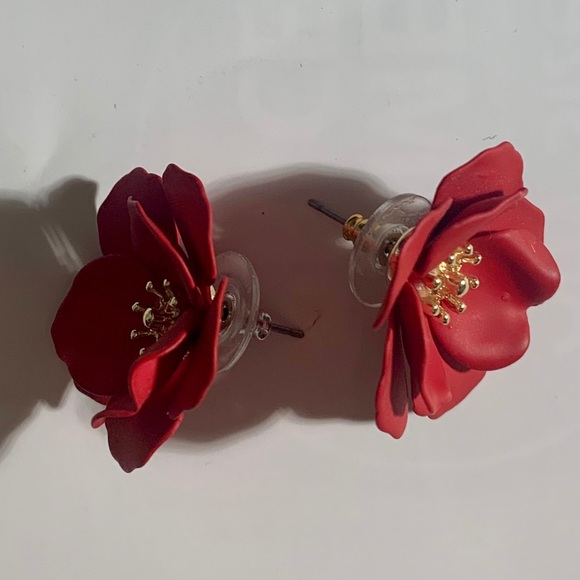 Red flower earrings - Picture 4 of 7